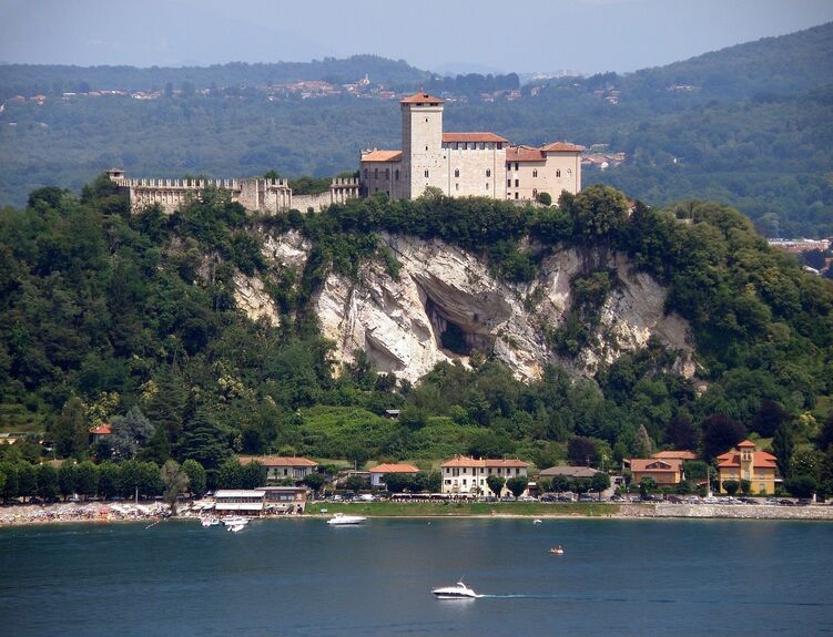 borromeo-castle