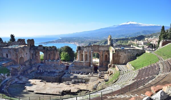 TOP 3 místa na Sicílii, která nesmí chybět v žádném itineráři: Taormina, Syrakusy a sopka Etna